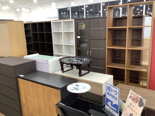 ソファの食器棚