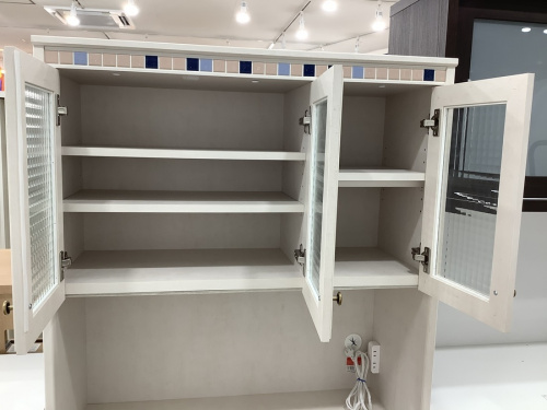 キッチン家具の食器棚