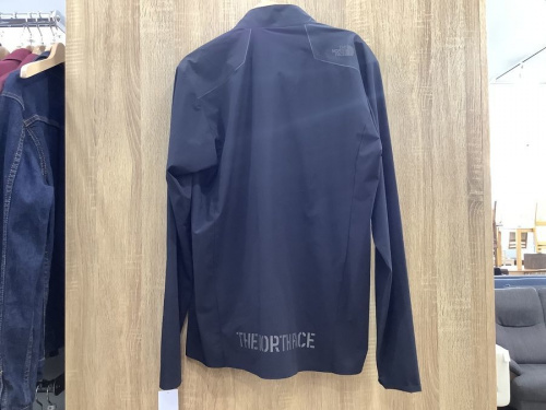 スニーカーの春服