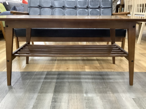 テーブルのカリモク