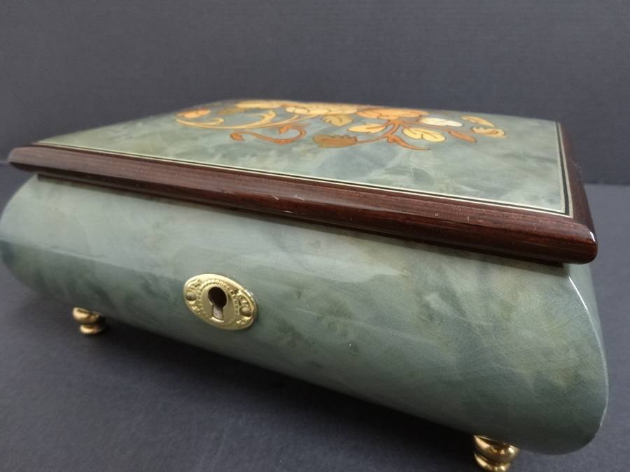 イタリアリュージュ製オルゴールジュエリーボックス　アンティーク イタリアリュージュ製オルゴールジュエリーボックス アンティーク