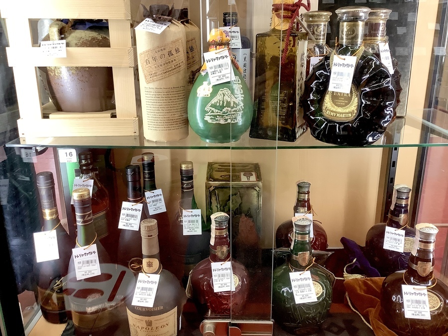 カミュ ナポレオン コニャック 陶器ボトル 藍色 リモージュ 700ml CAMUS(カミュ）コニャック ナポレオン 陶器ボトル(リモージュ製