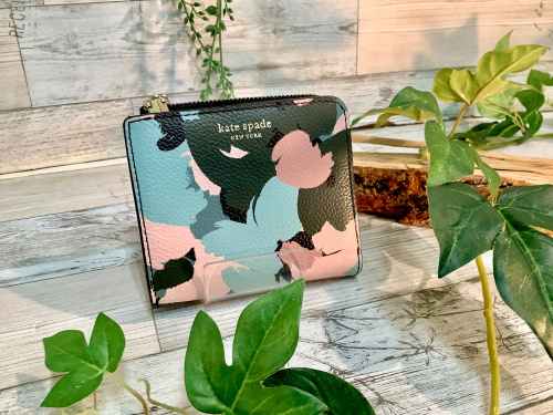 スマホで購入】Kate Spade(ケイトスペード）二つ折り財布買取入荷