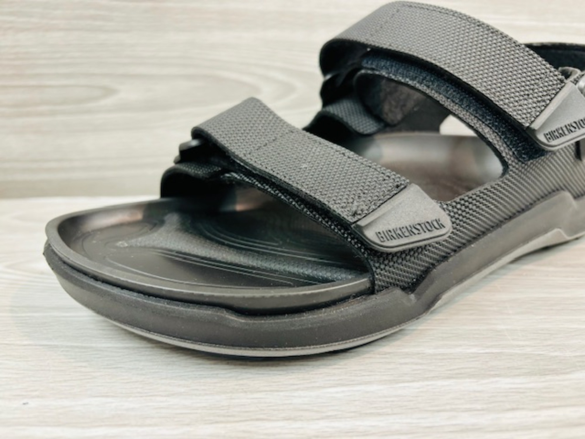 あのビルケンのハイテクデザイン?BIRKENSTOCK（ビルケンシュトック