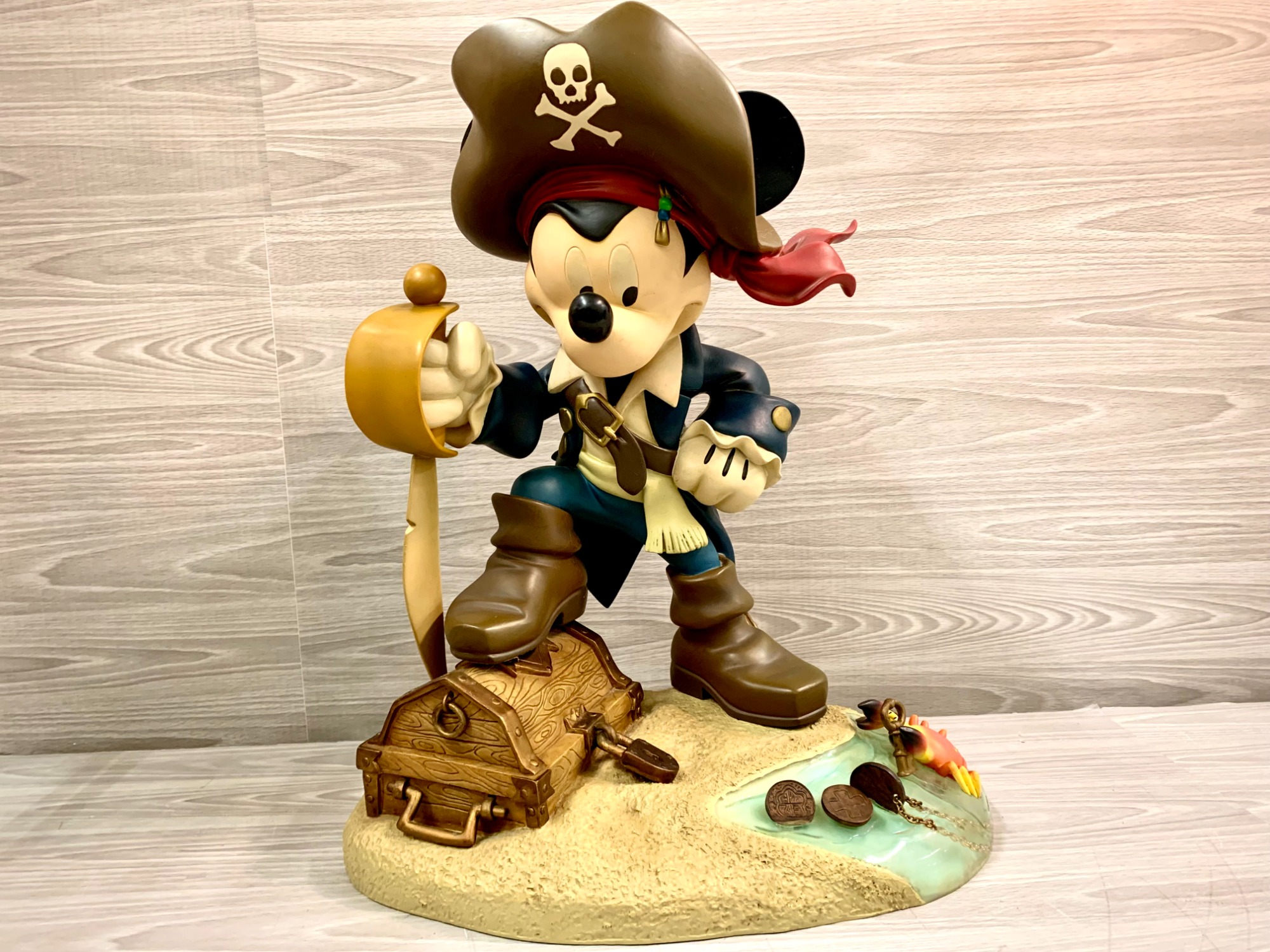 【ご来店限定】　ビッグフィギュア　ミッキーマウス/カリブの海賊　【トレファク秦野店】 ご来店限定】 ビッグフィギュア ミッキーマウス/カリブの海賊