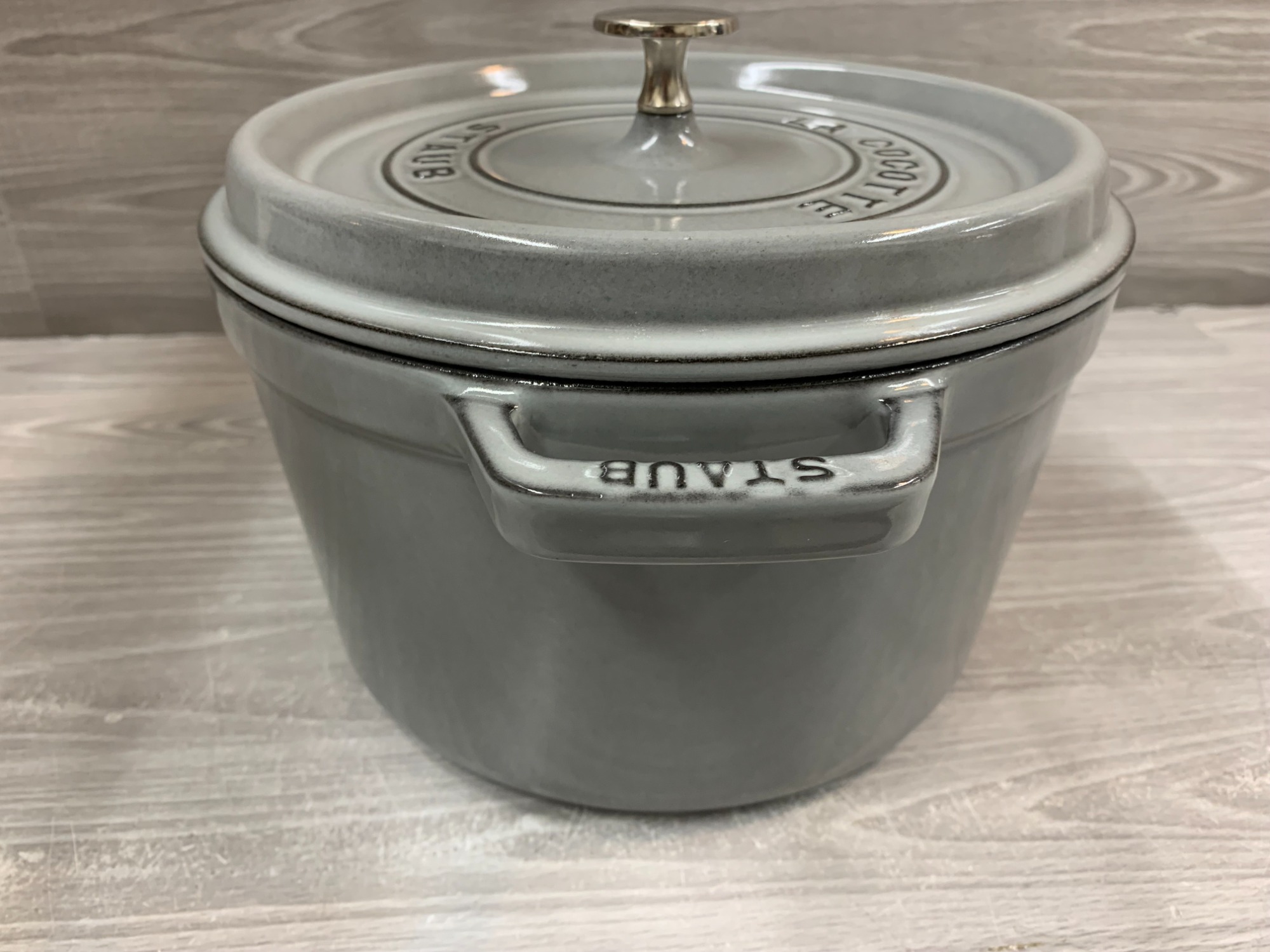 これからの季節のお料理に！！Staub (ストウブ) 両手鍋 グランド