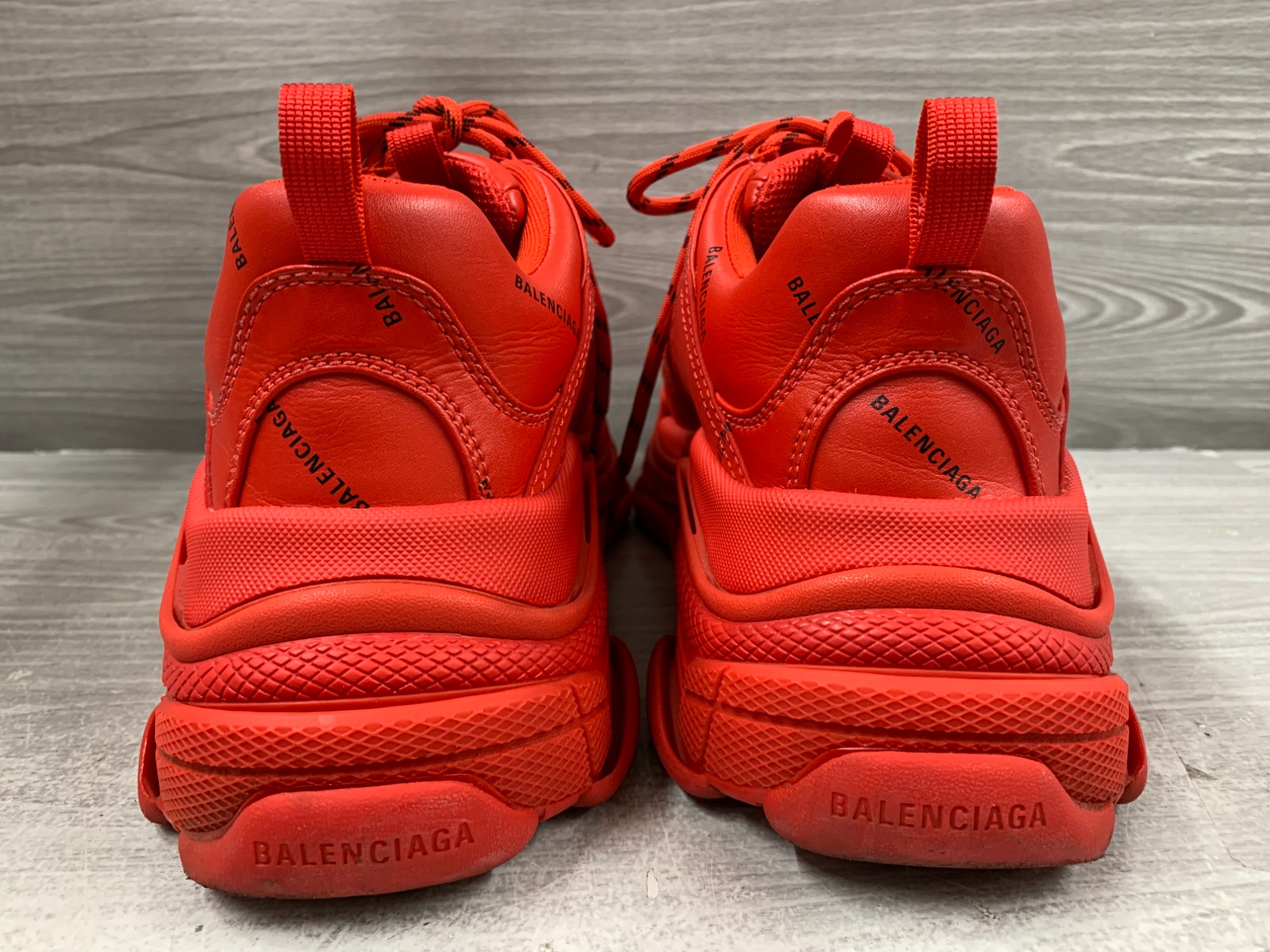 BALENCIAGA(バレンシアガ) スニーカー トリプルS 買取入荷いたし BALENCIAGA(バレンシアガ) スニーカー トリプルS 買取入荷いたし