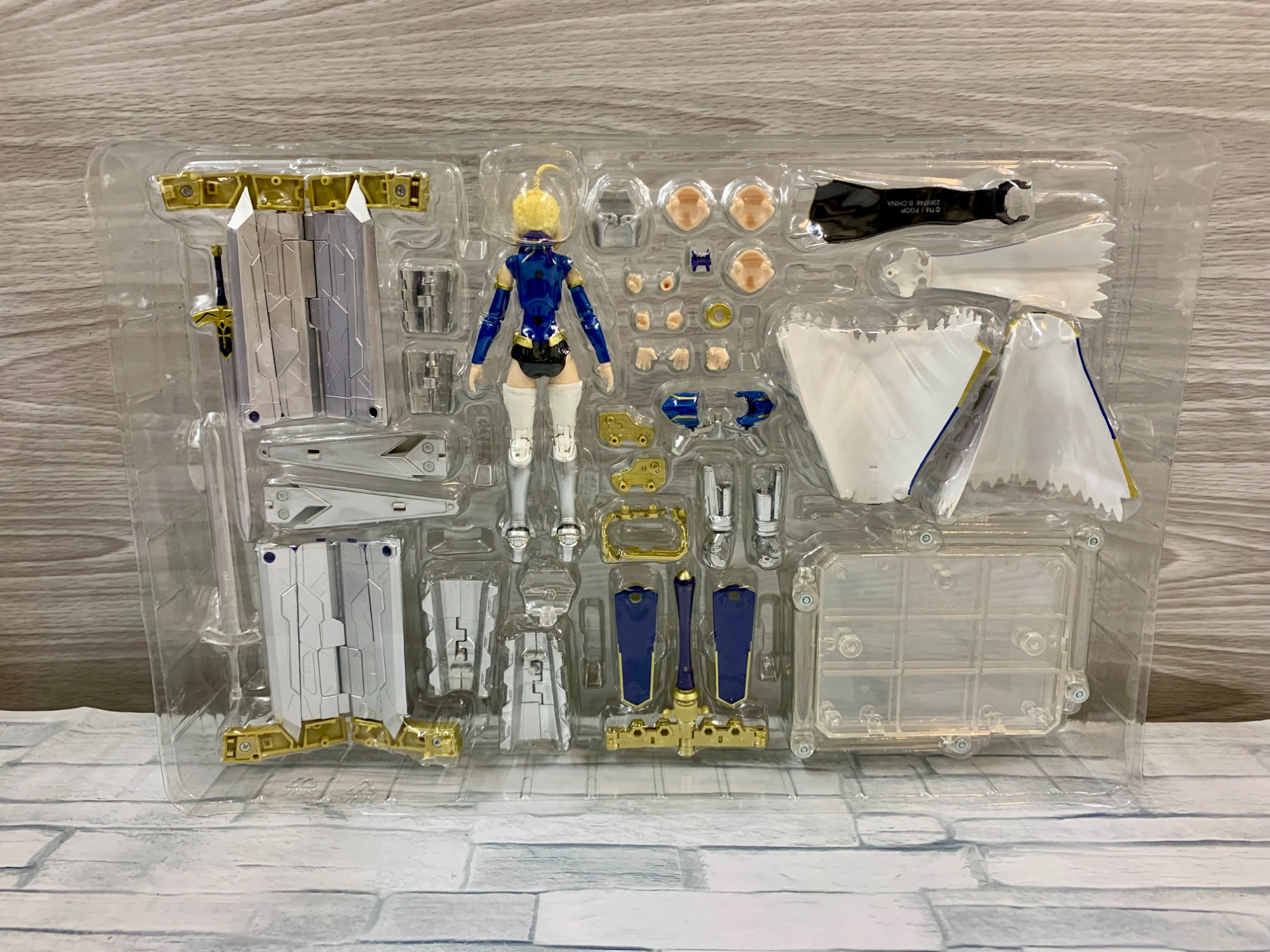 スマホで購入』バンダイ AGP セイバー/アルトリア・ペンドラゴン