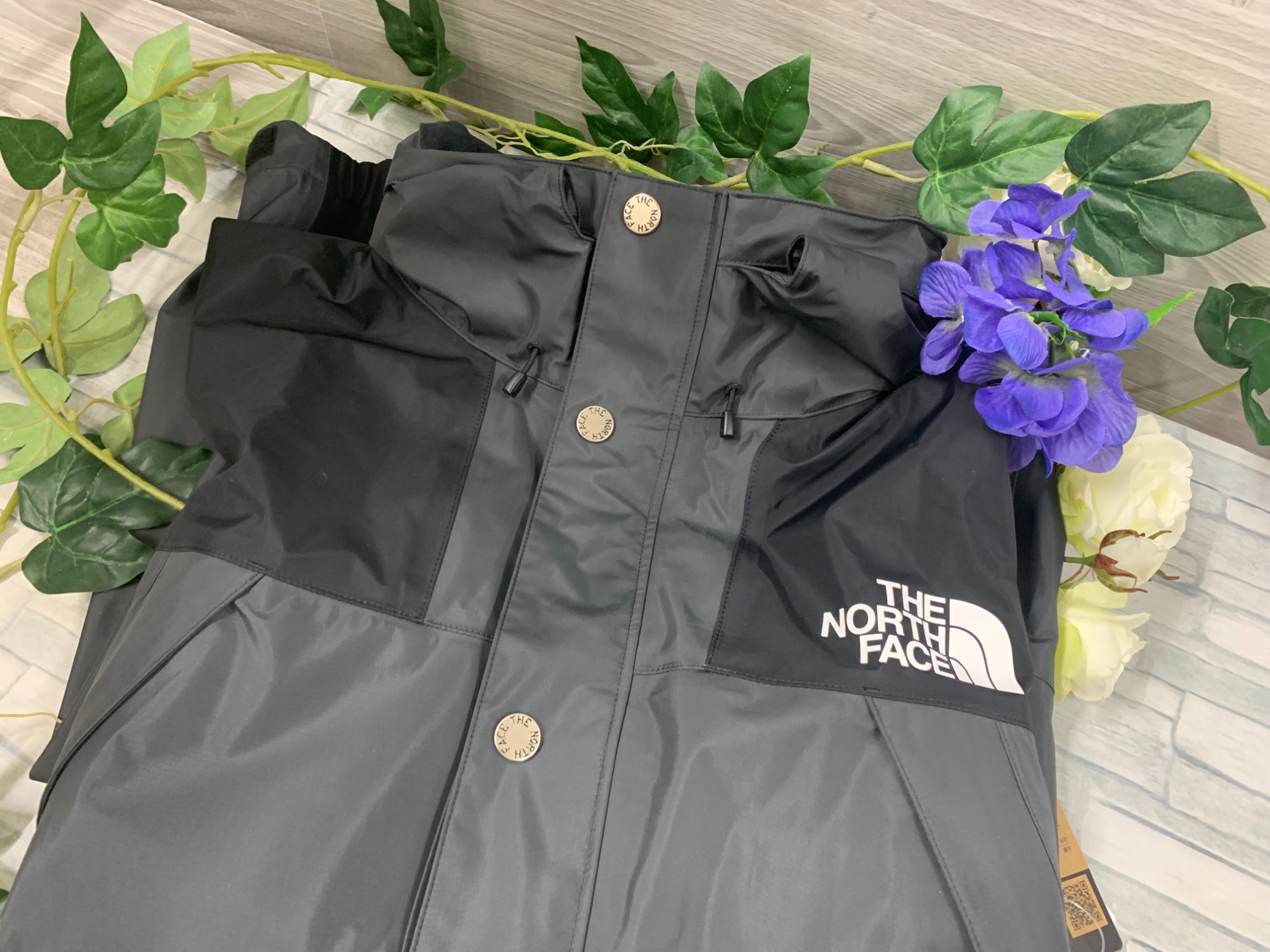 急な雨にも安心なGORE-TEX（ゴアテックス）THE NORTH FACE (ザ