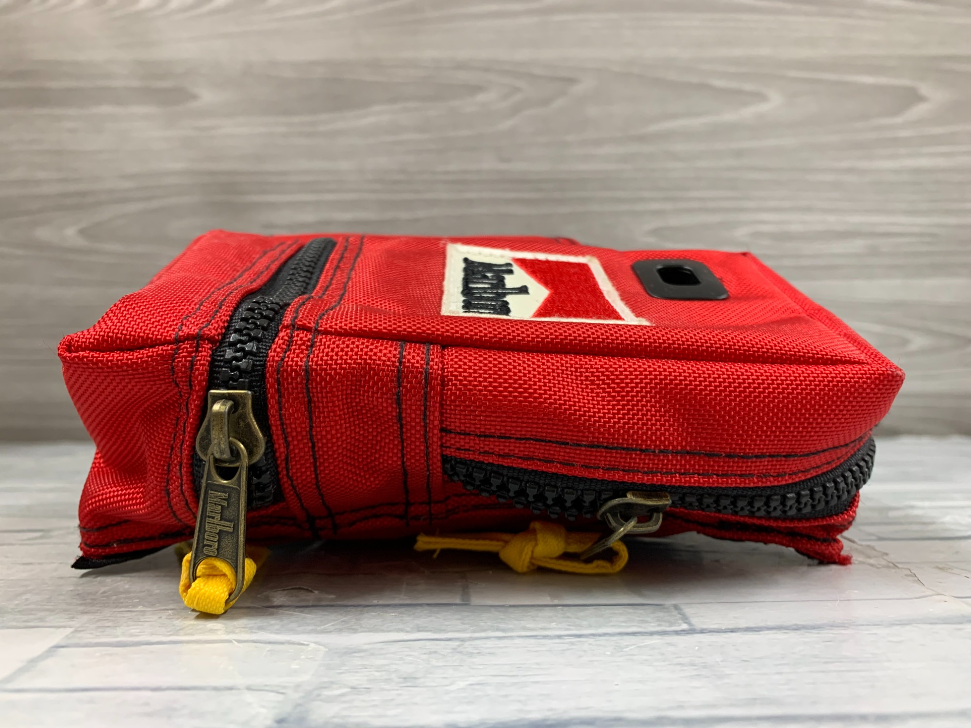 Marlboro ウエストバッグ レッド　赤　ウェストポーチ　マルボロ　90's Marlboro(マルボロ) ウエストバッグ 買取入荷いたしました