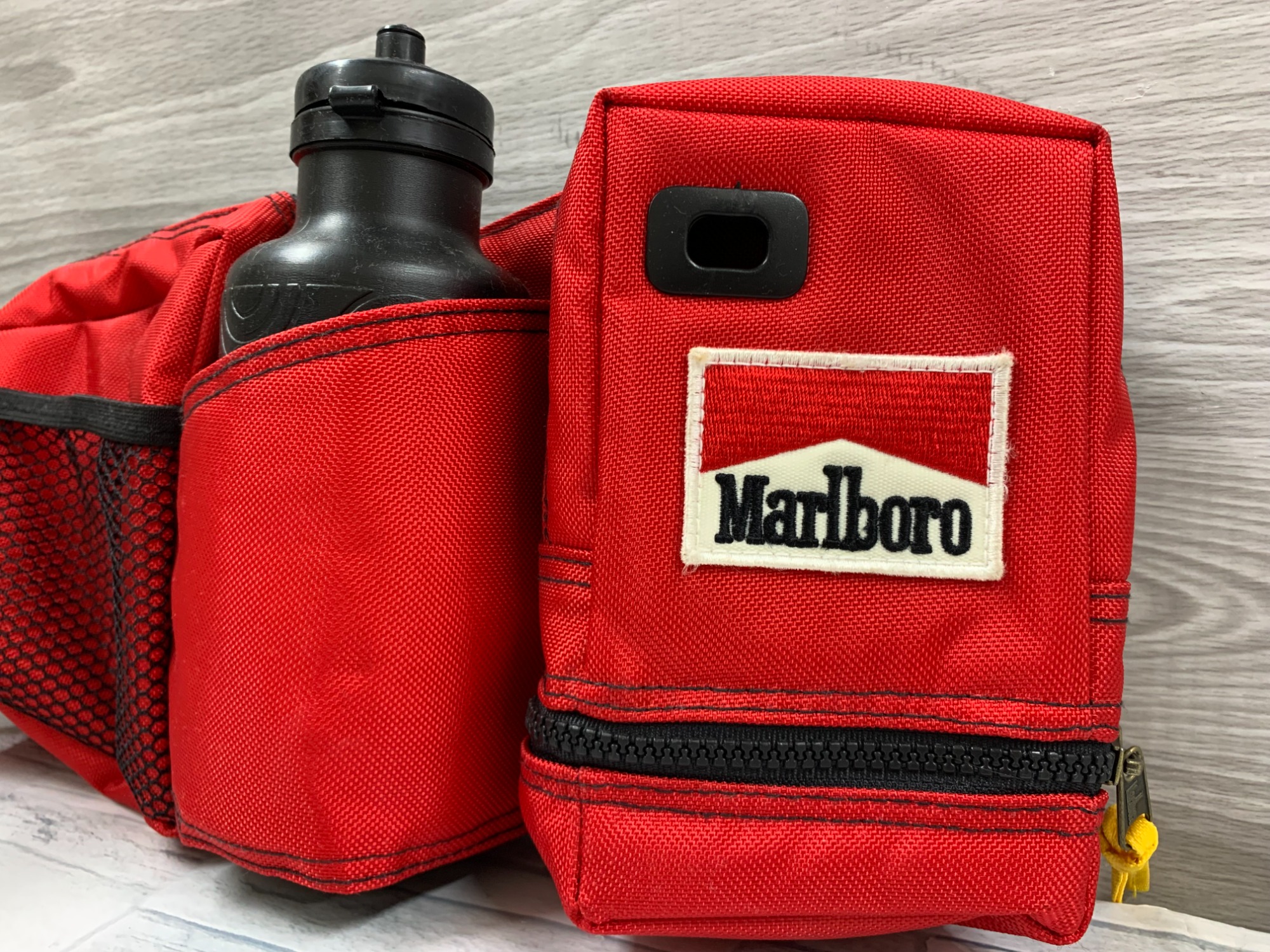 希少　Marlboro　マルボロ　ウエストバック　ポーチ　レッド Marlboro(マルボロ) ウエストバッグ 買取入荷いたしました
