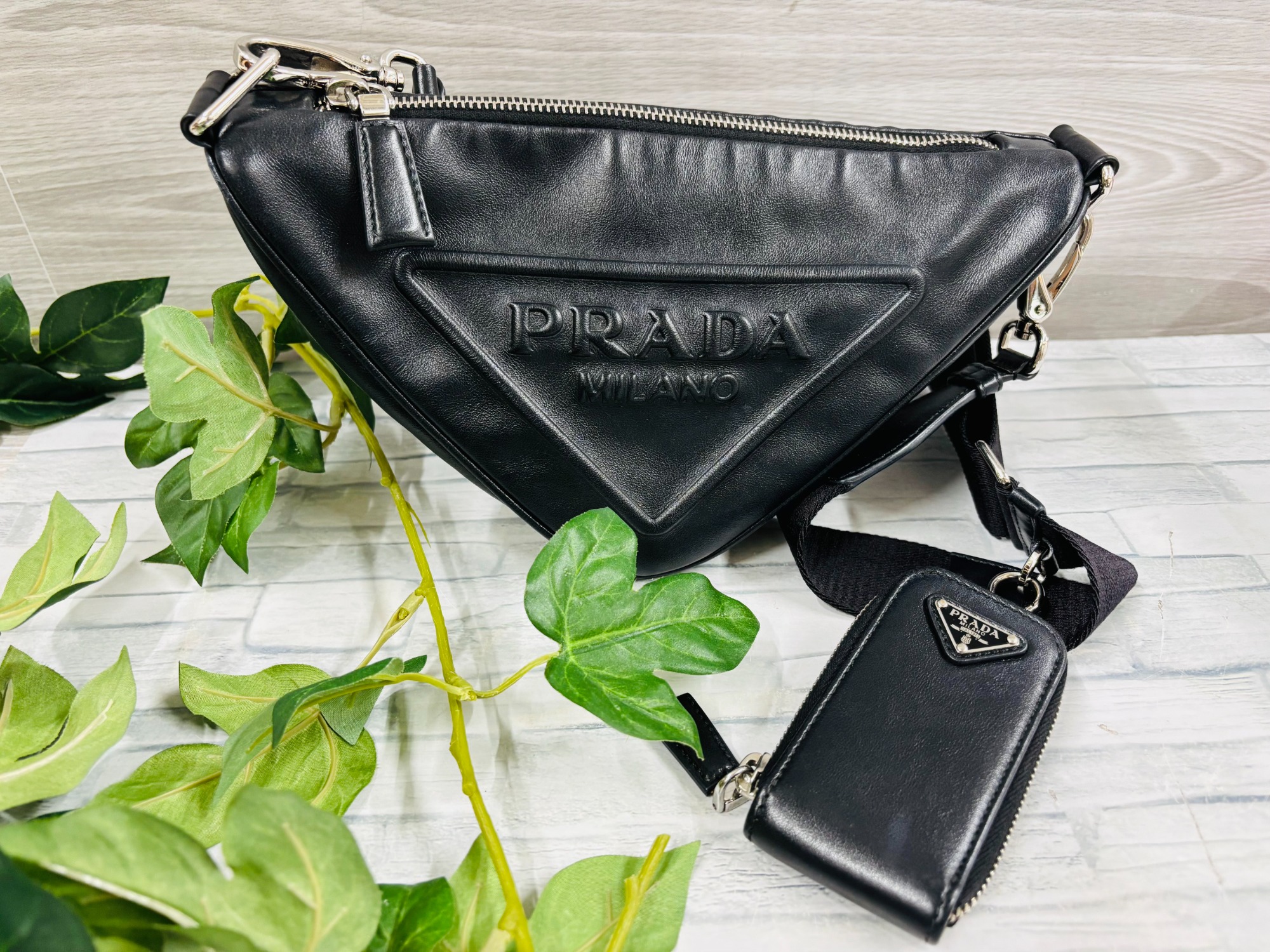 PRADA* プラダ トライアングル ショルダーバッグ PRADA/プラダ】トライアングルショルダーバッグが買取入荷いたし