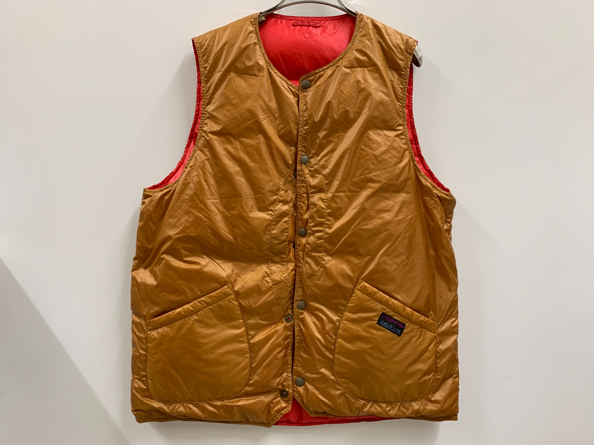 【新品Мサイズ】NANGA CAL O LINEリバーシブルダウンベスト CAL O LINE」✕「NANGA」BLACK HOLE DOWN VEST キャルオーライン