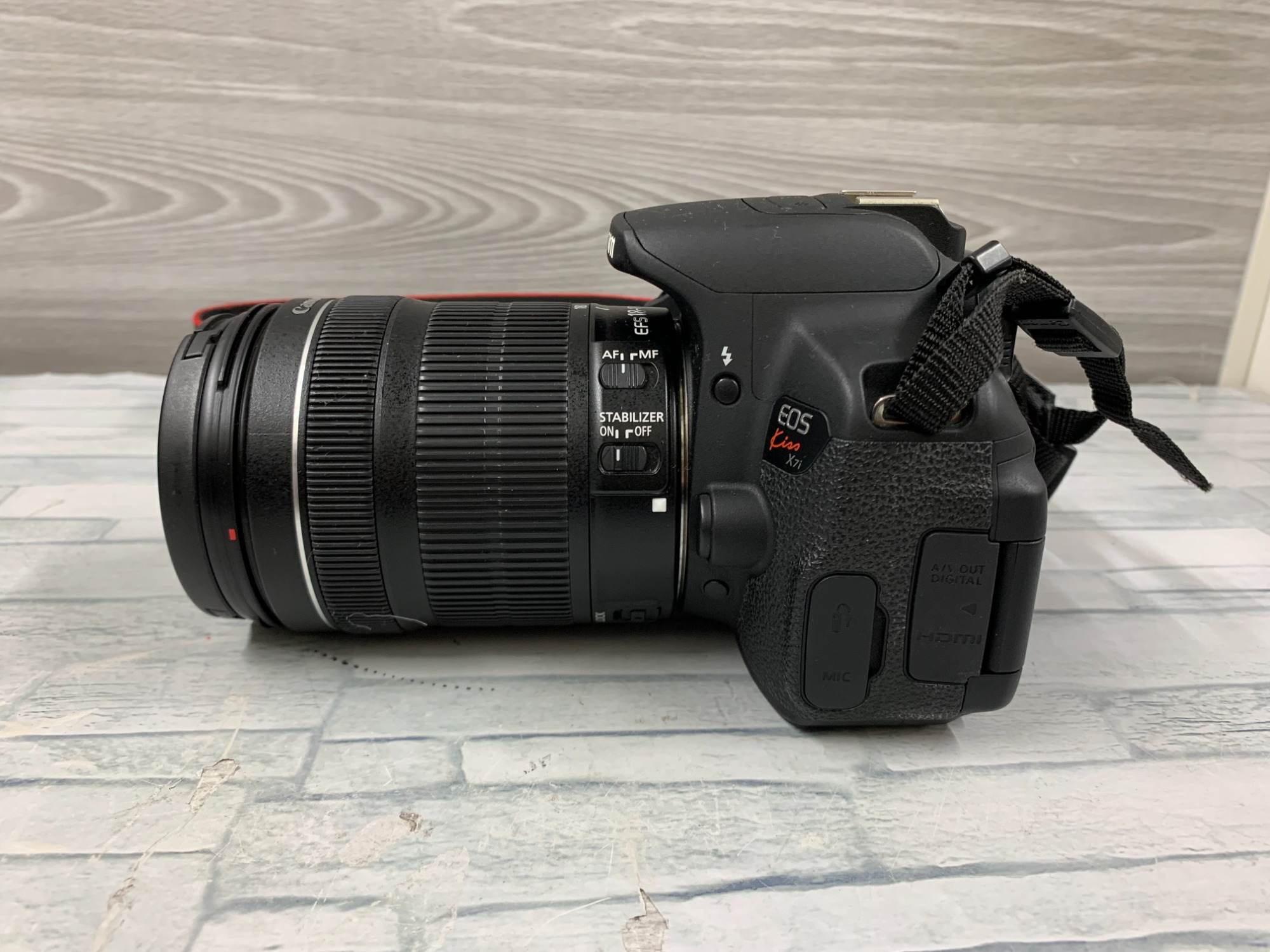 Canon (キャノン) デジタル一眼レフカメラ EOS KISS X7i 買取