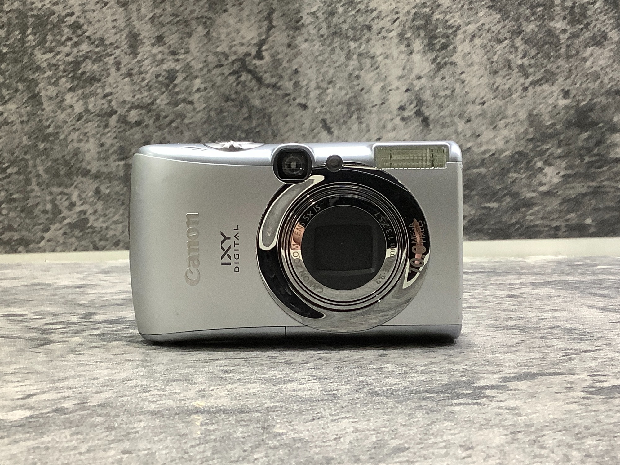 Canon(キャノン)コンパクトデジタルカメラ IXY DIGITAL 820 IS 買取