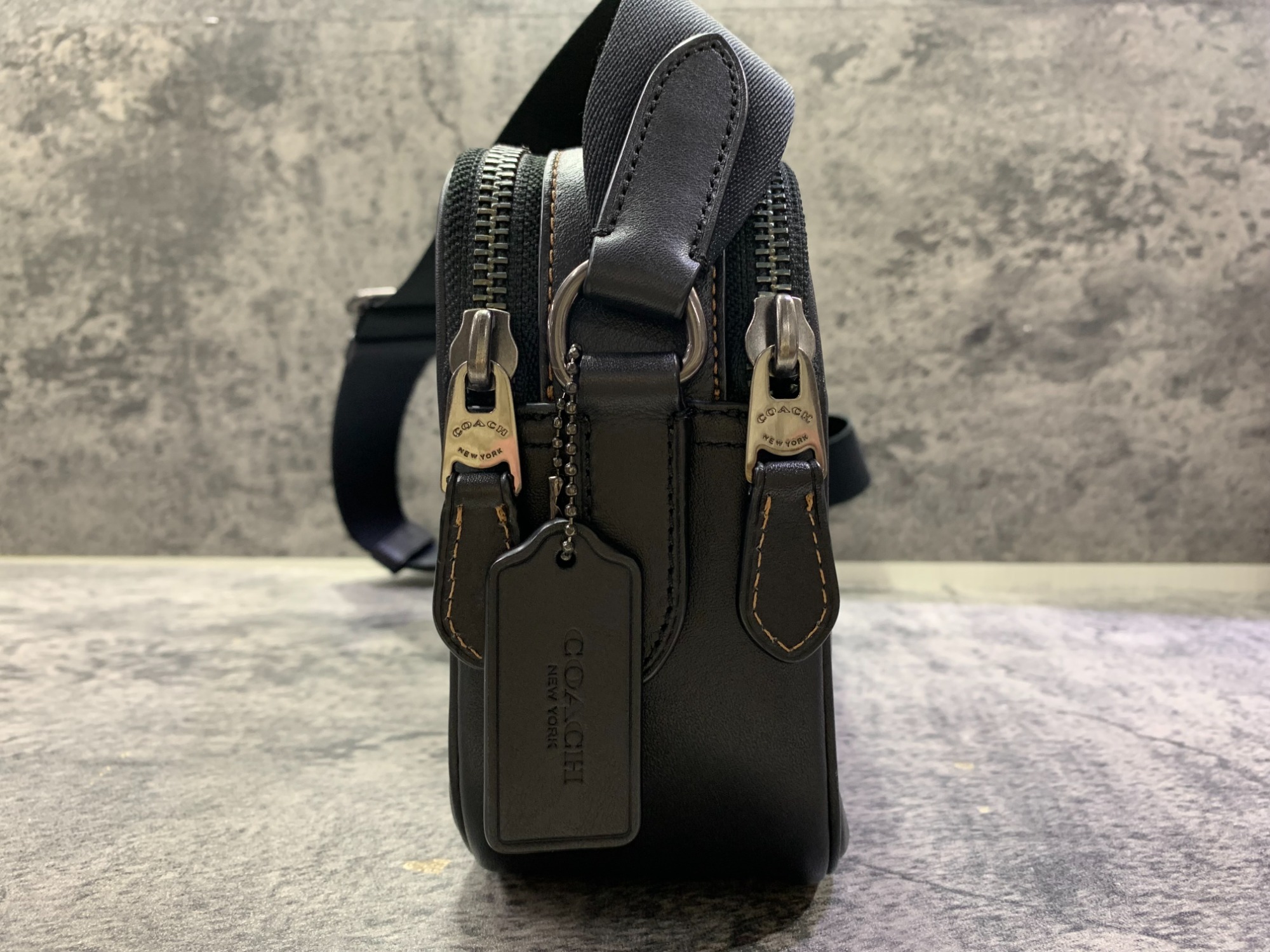 COACH(コーチ)ショルダーバッグ グラハム クロスボディ C4148 買取入荷