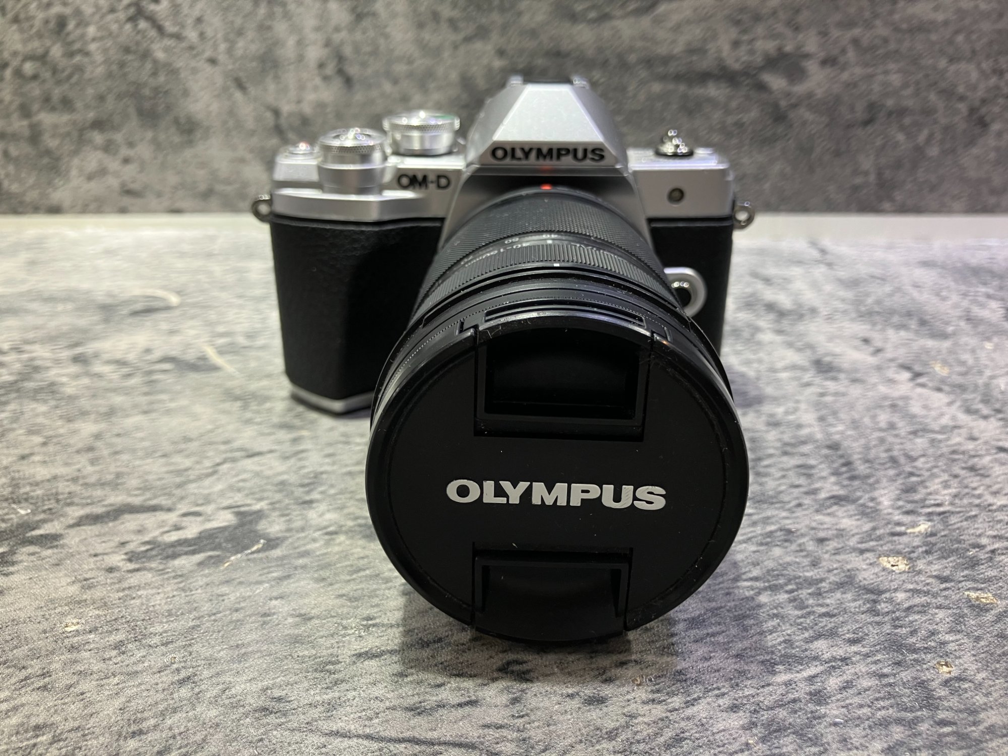 OLYMPUS(オリンパス)ミラーレス一眼カメラ OM-D E-M10 MarkIII 買取