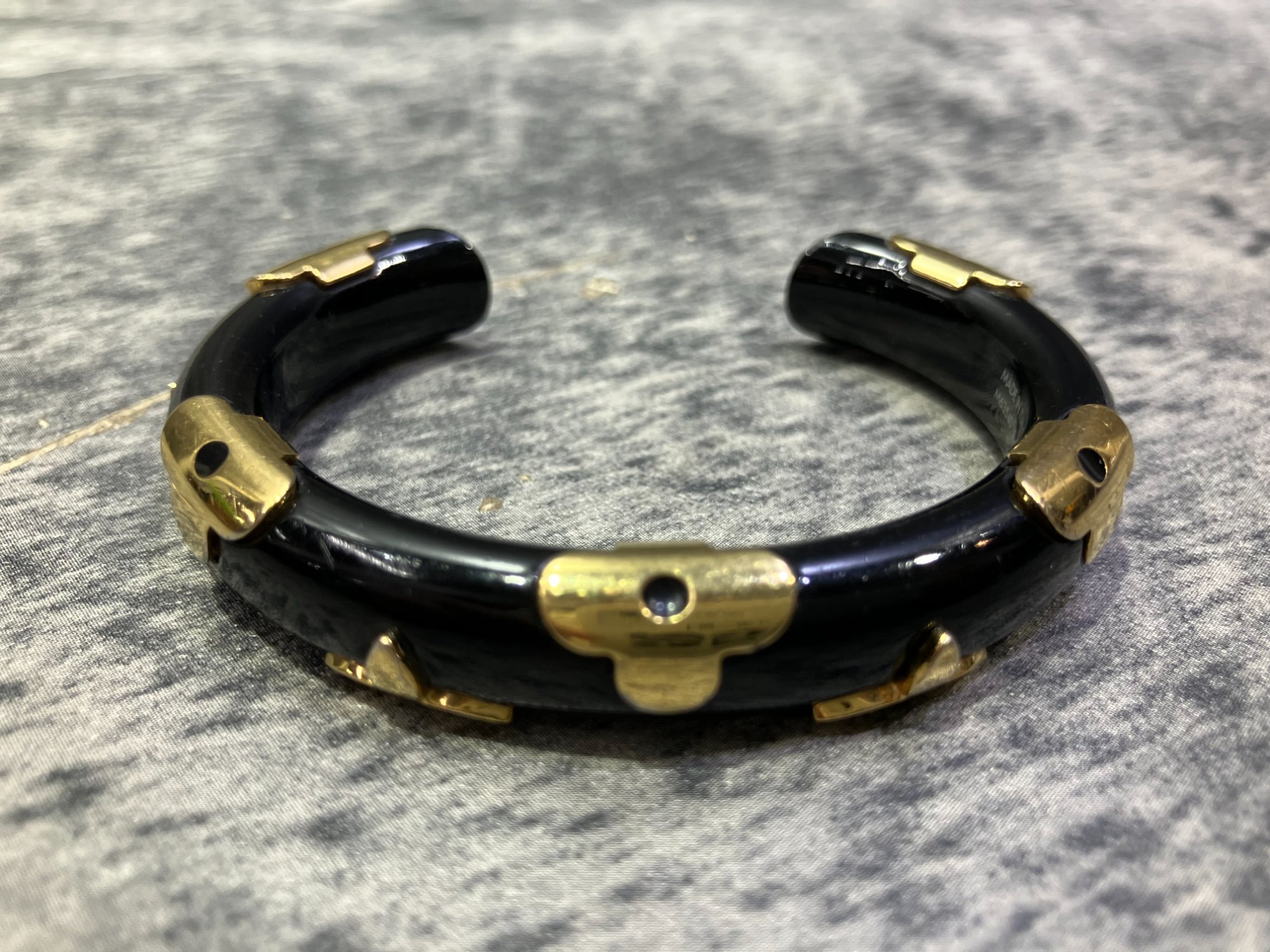 スマホで購入】Louis Vuitton(ルイ・ヴィトン)ブレスレット ジョンク