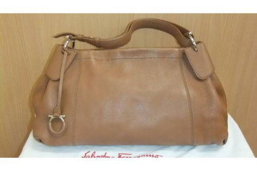 バッグのフェンディ（FENDI）