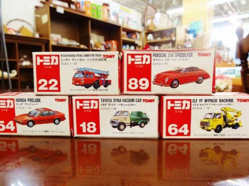 ミニカーのTOMICA(トミカ)