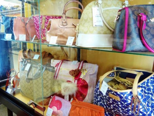 ポーチのトレファク秦野