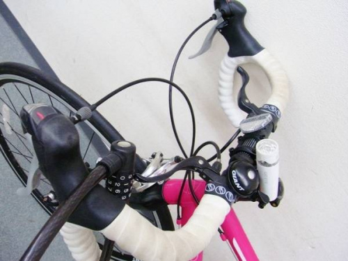 自転車のロードバイク
