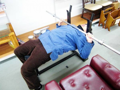 スポーツ用品のベンチプレス