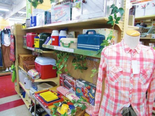 キャンプ用品のテント