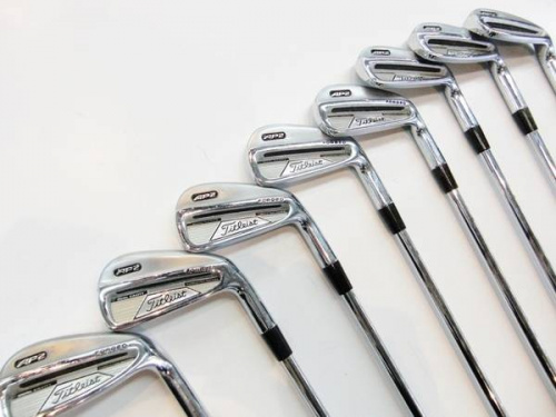 スポーツ用品のゴルフ