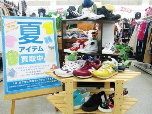 レディースファッションのスニーカー