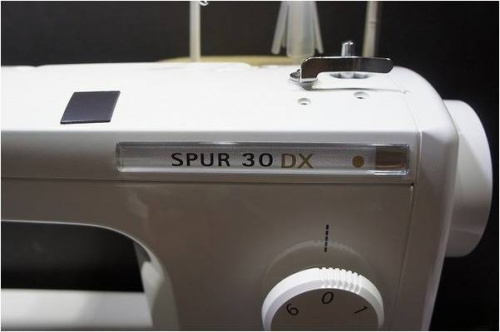 ミシンの職業用ミシン