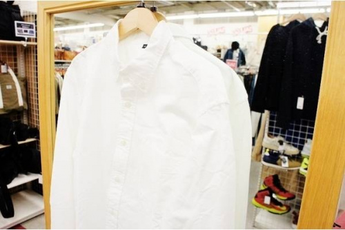 メンズシャツの無印良品