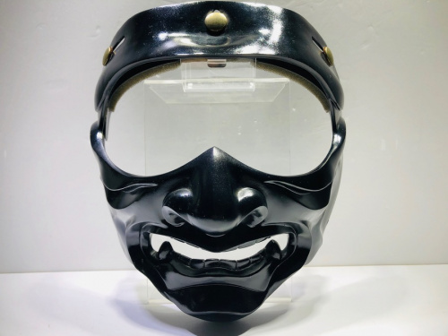 ヘルメットのカッツアーマー