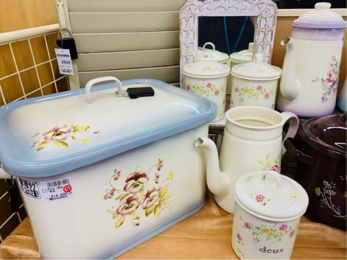 生活用品のホーローBOX缶