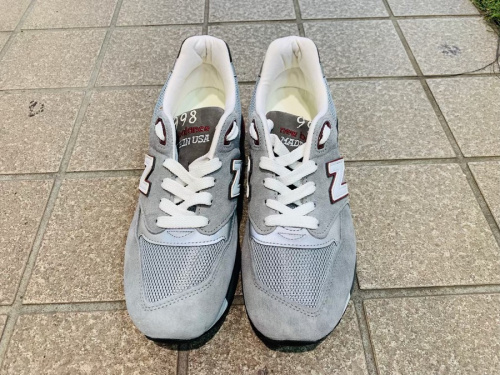 スニーカーのNEW BALANCE