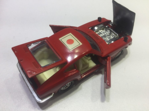 トミカダンディ