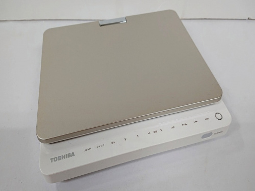 ポータブルDVDプレーヤーのTOSHIBA　中古　プレーヤー