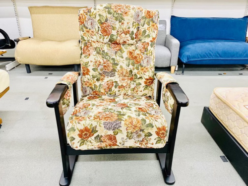 ソファーのお尻にやさしいコイルスプリング高座椅子