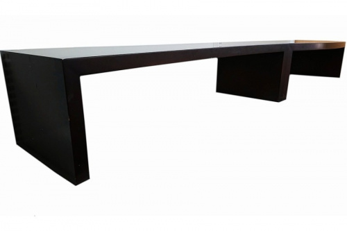 生活家具のテーブル