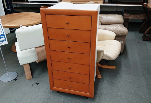 収納家具のチェスト