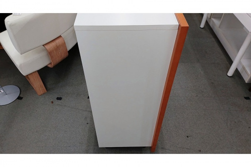 キャビネット　秦野