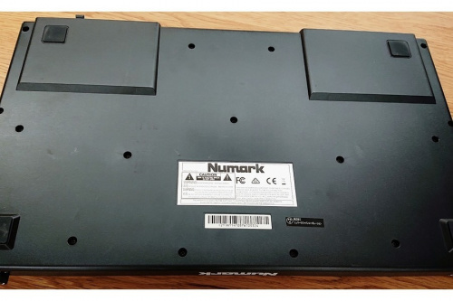 DJコントローラーのNUMARK