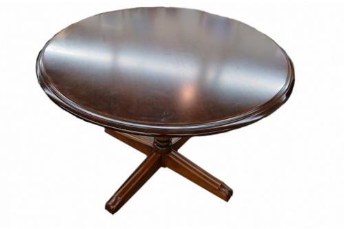 生活家具のテーブル