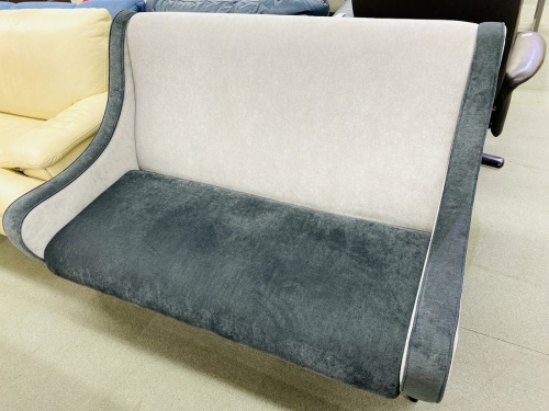 中古家具のソファ