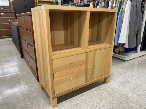 万能収納のキャビネット