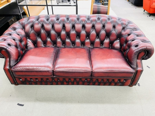 ソファのチェスターフィールド