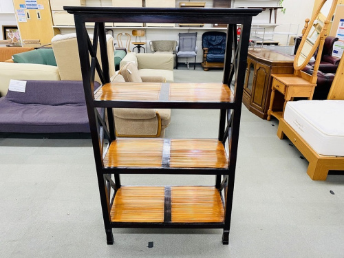 ラックのアジアンテイスト