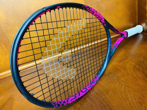 スポーツ用品のテニス