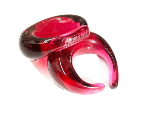 アクセサリーのイヤリング