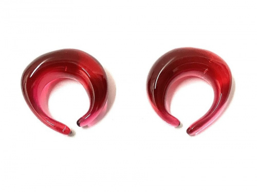 イヤリングのイヤーカフ